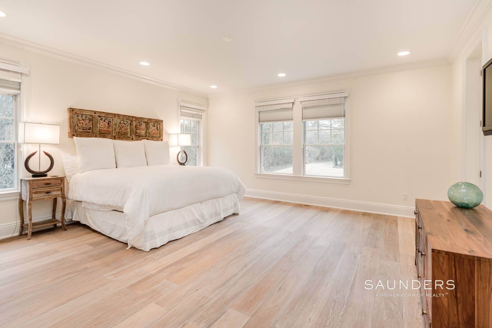 15. Single Family Homes for Sale at Beach House Abutting Reserve In East Hampton South 2 Skimhampton Road, East Hampton North, East Hampton, NY 11937