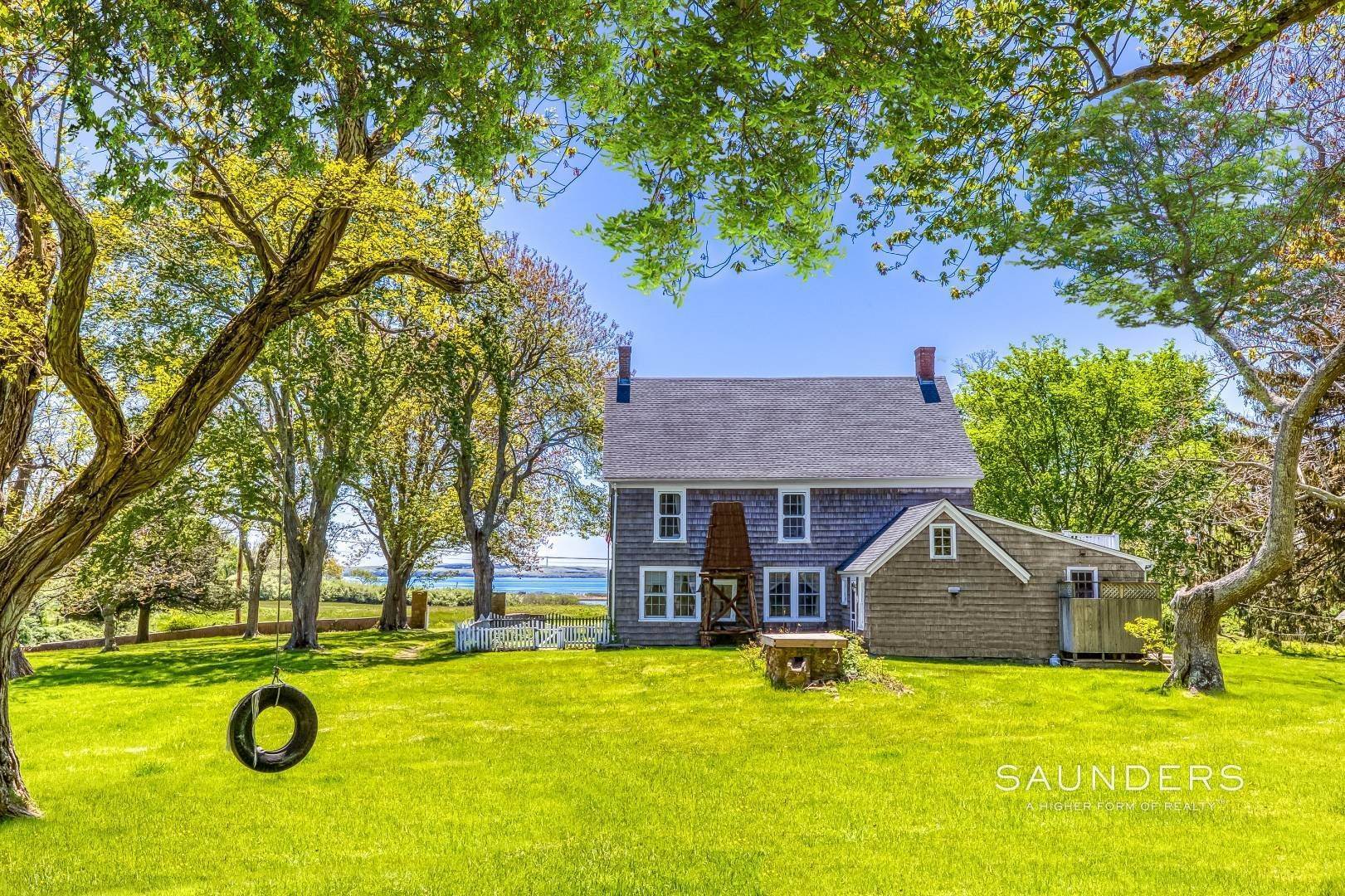 31. Single Family Homes for Sale at Historic Shelter Island Waterfront Compound On 22.95 Acres 81-82 South Midway Road, Shelter Island, NY 11964