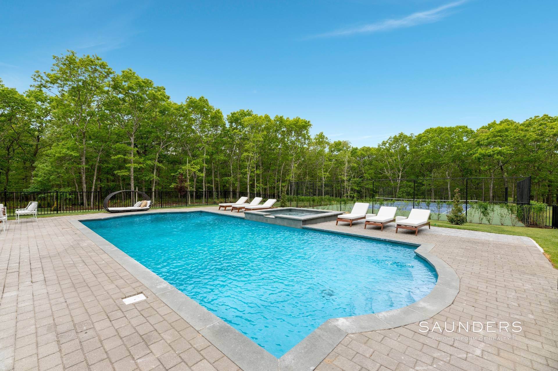 33. Single Family Homes for Sale at Southampton Estate With Pool And Tennis 1766 Majors Path, North Sea, Southampton, NY 11968