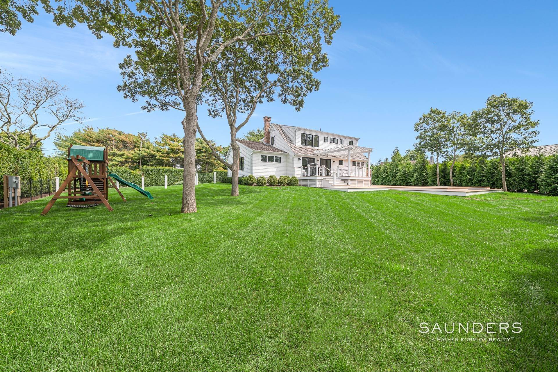 4. Single Family Homes for Sale at Chic Beach Home With Bay Access In Southampton South 3 Koral Drive, Southampton, NY 11968