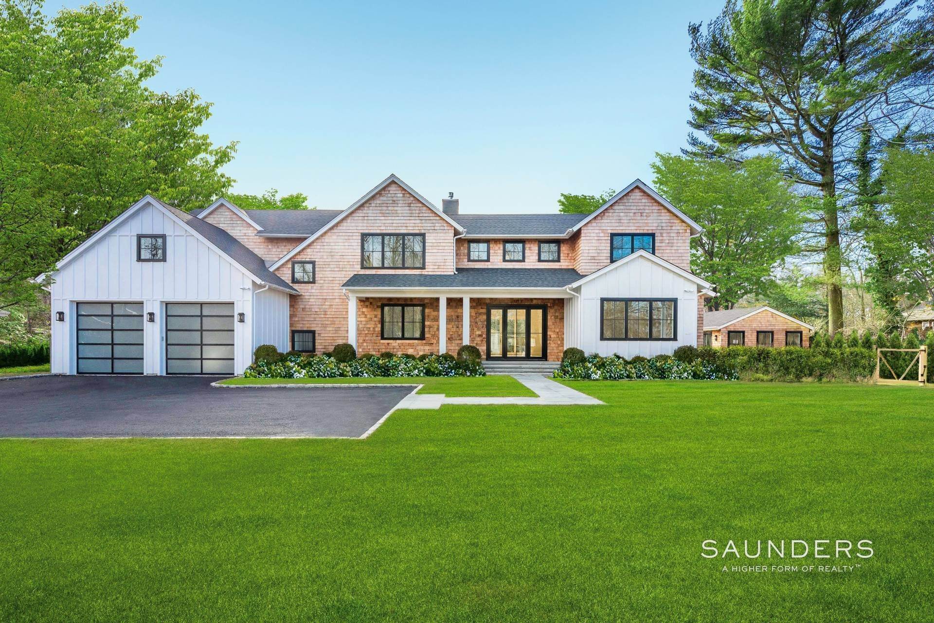Single Family Homes for Sale at Transitional Home By Farrell Building Company In Southampton 26 Oak Grove Road, North Sea, Southampton, NY 11968