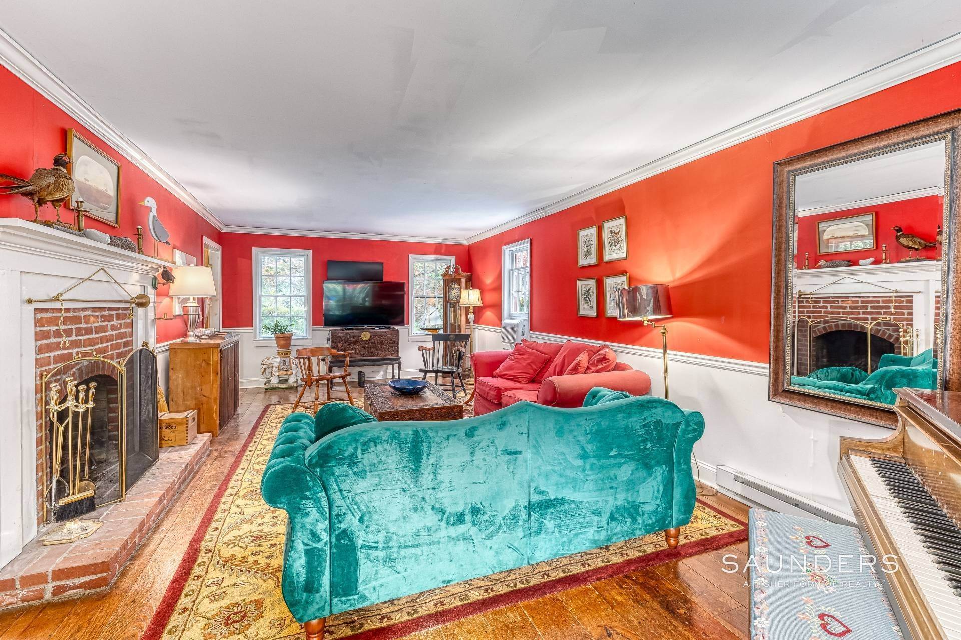 6. Single Family Homes for Sale at Shelter Island Elegant Colonial Retreat With Barn 81 North Midway Road, Shelter Island, NY 11964