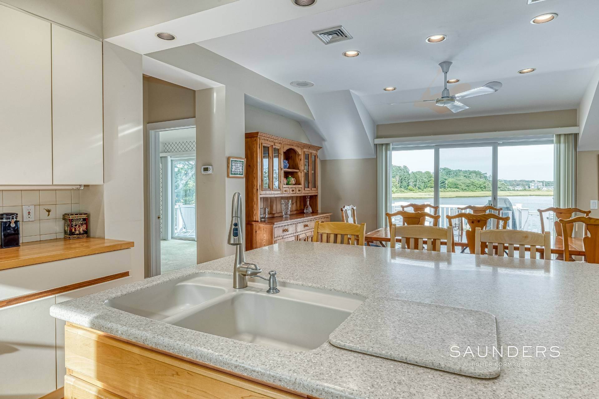 20. Single Family Homes for Sale at Shelter Island Shorewood Beach House With Dock 5 Seagull Rd, Shelter Island, NY 11964