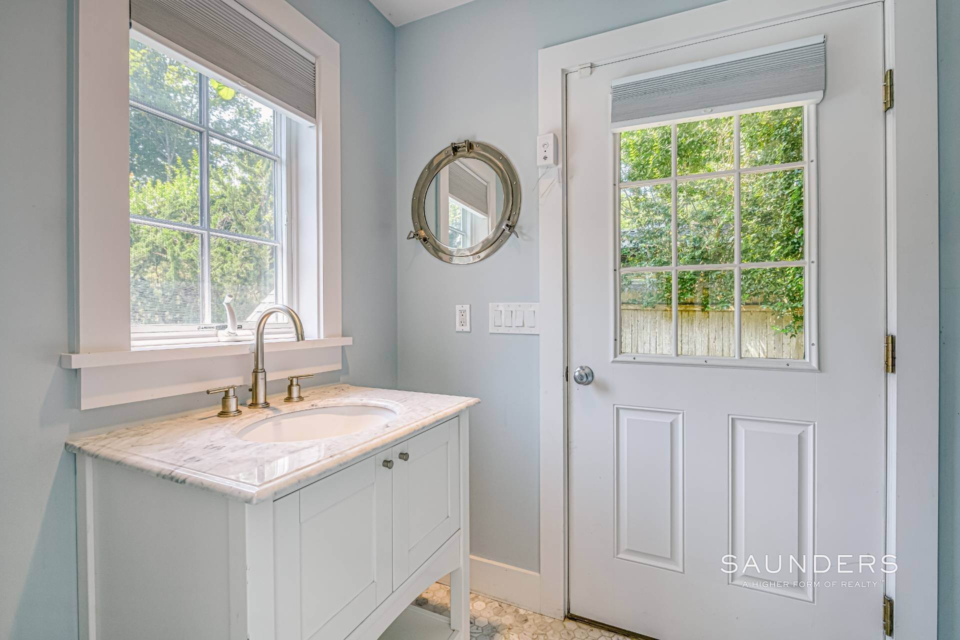 25. Single Family Homes for Sale at Charm And Style In Southampton Village 75 Halsey Avenue, Southampton Village, Southampton, NY 11968
